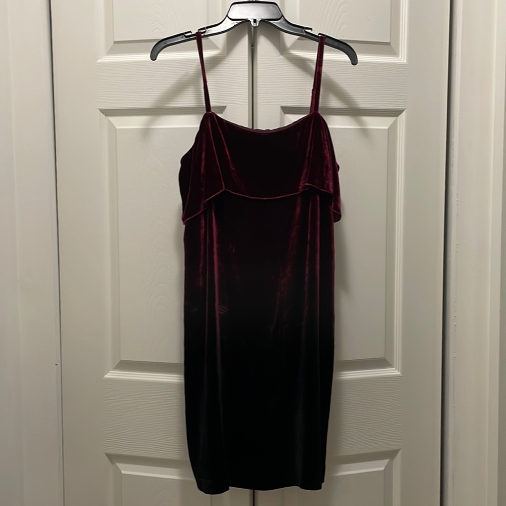 NWT Alice+Olivia Bess Burgundy Velvet ombre strappy dress size 12
